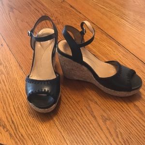 Nurture black wedges